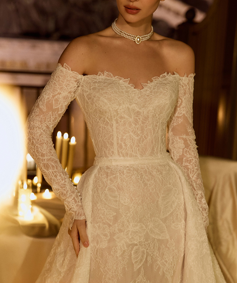 Кружевное платье-русалка со съемным шлейфон и длинными рукавами