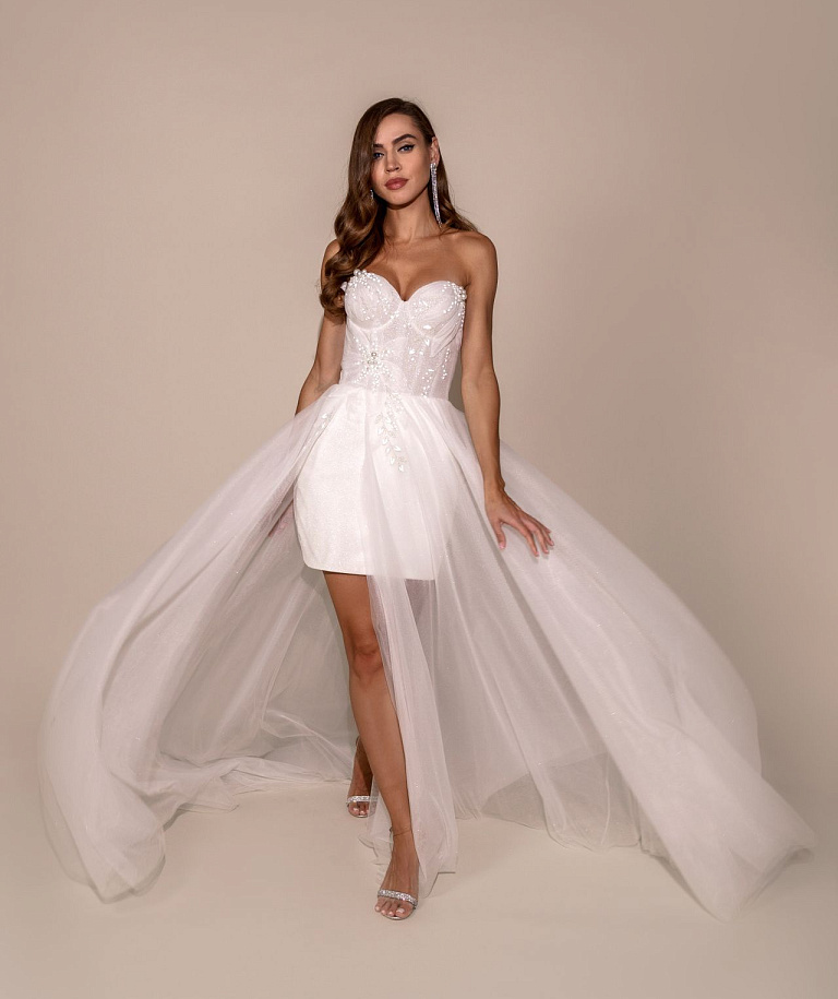 Короткое платье с прозрачной юбкой