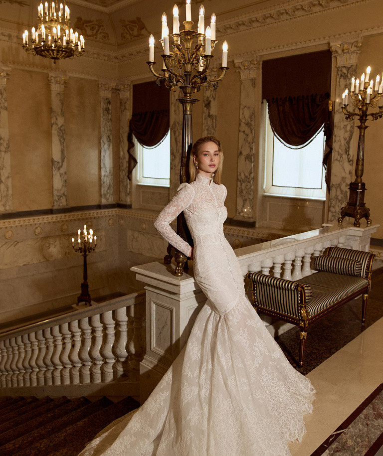 Закрытое кружевное свадебное платье русалка