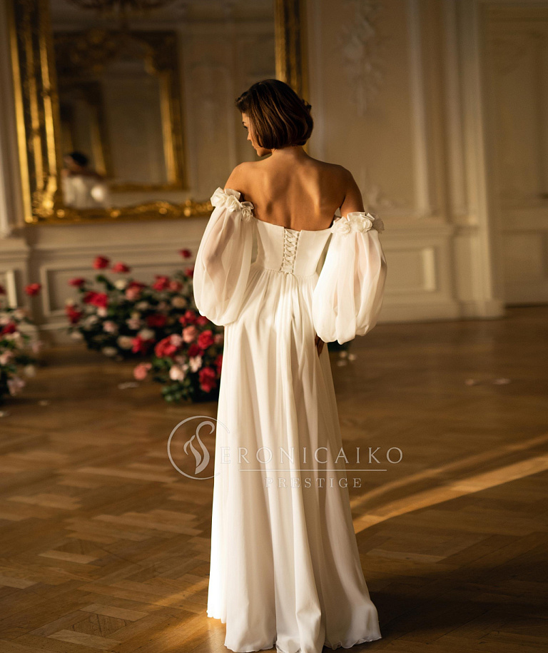 Свадебное платье из шифона с объемными рукавчиками