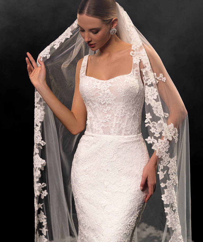 Длинная кружевная свадебная фата Monica