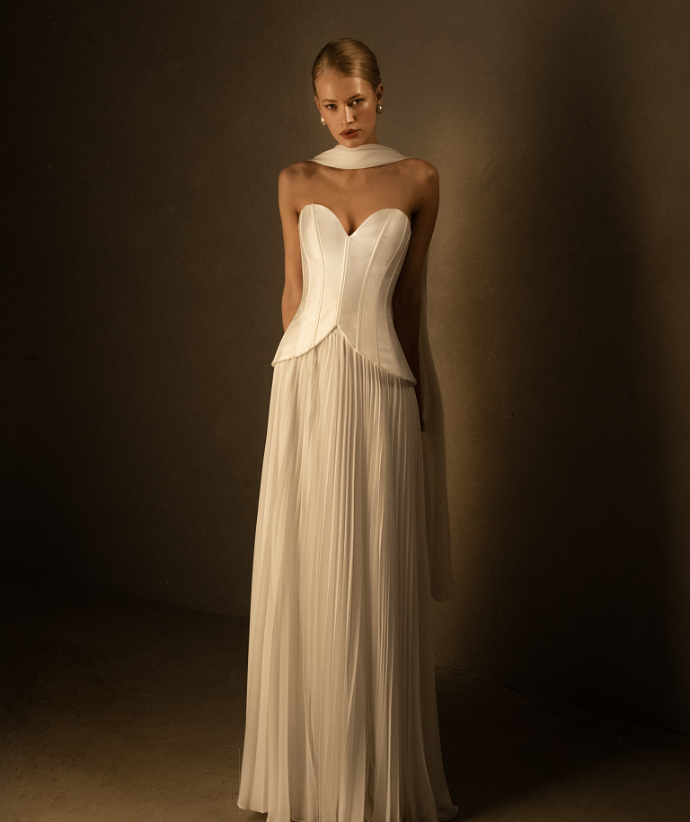 Свадебный комплект с атласным корсетом и юбкой-плиссе