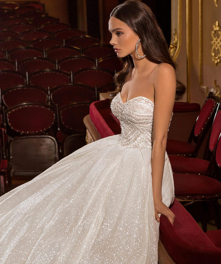 Дорогое пышное свадебное платье