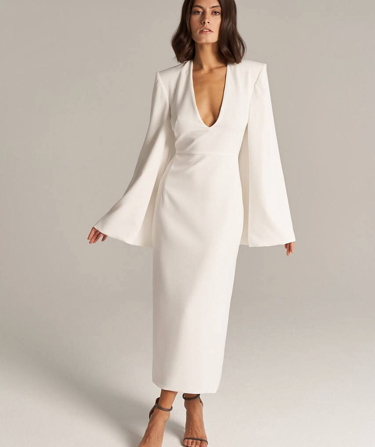 Свадебное платье миди из крепа с рукавами клешь