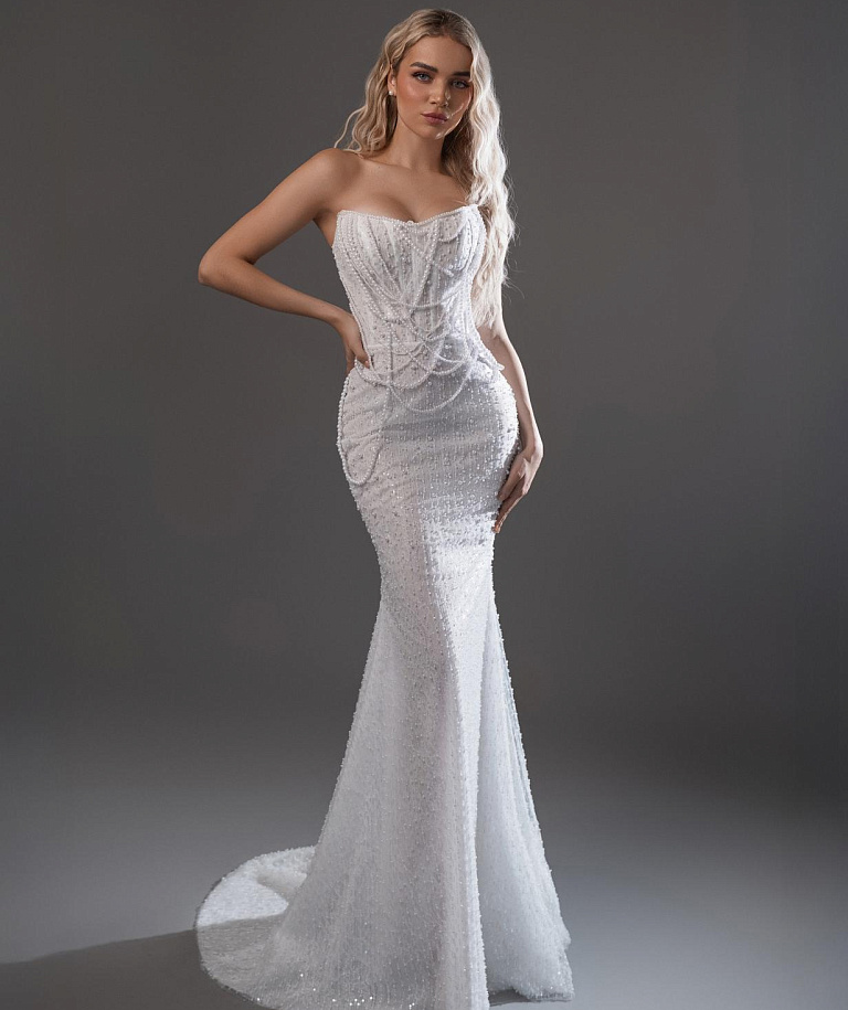 Роскошное свадебное платье русалка с декором из бус