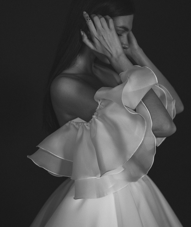 Воздушное свадебное платье мини