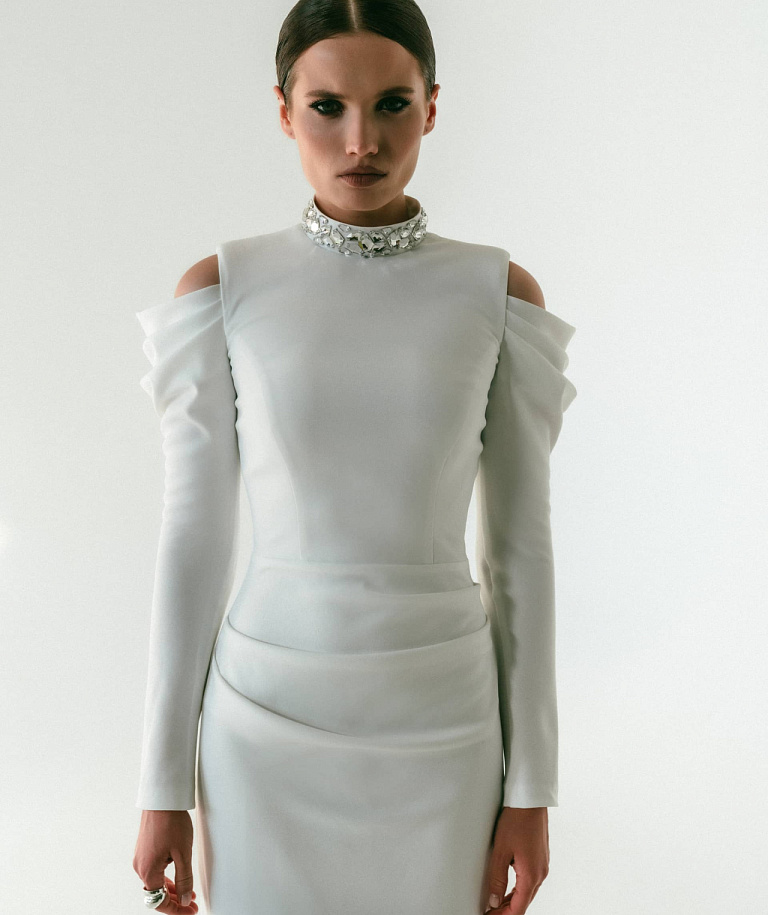 Минималистичное платье силуэта «Рыбка»