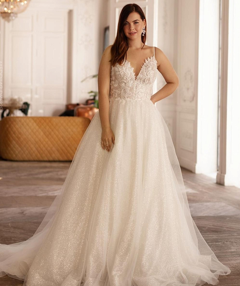 Блестящее свадебное платье для полных девушек