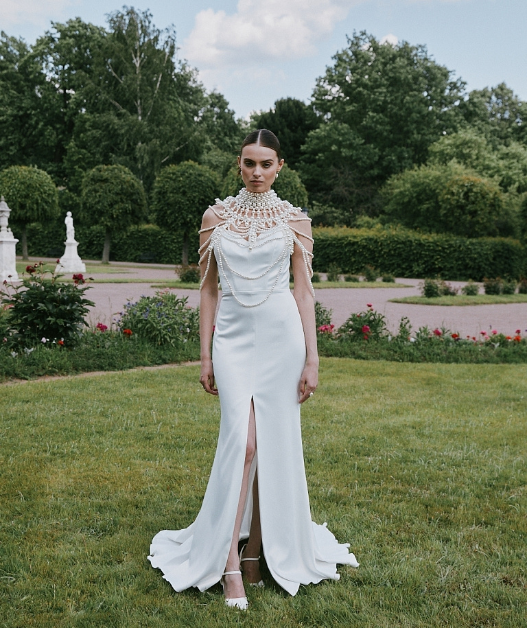 Атласное свадебное платье рыбка со съемными рукавами-крыльями