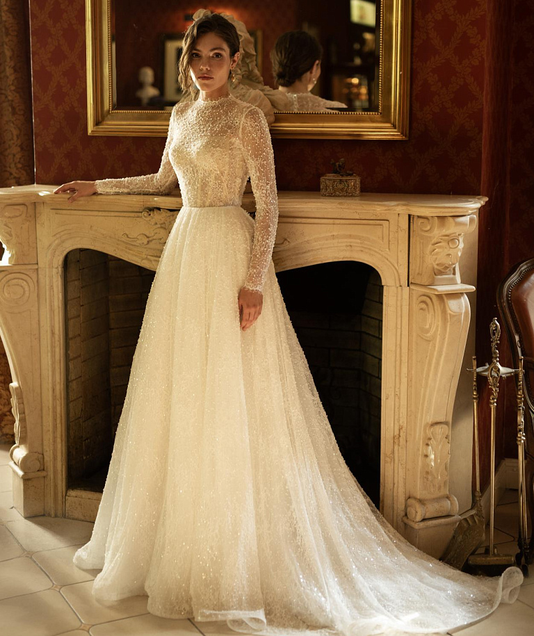 Закрытое кружевное свадебное платье