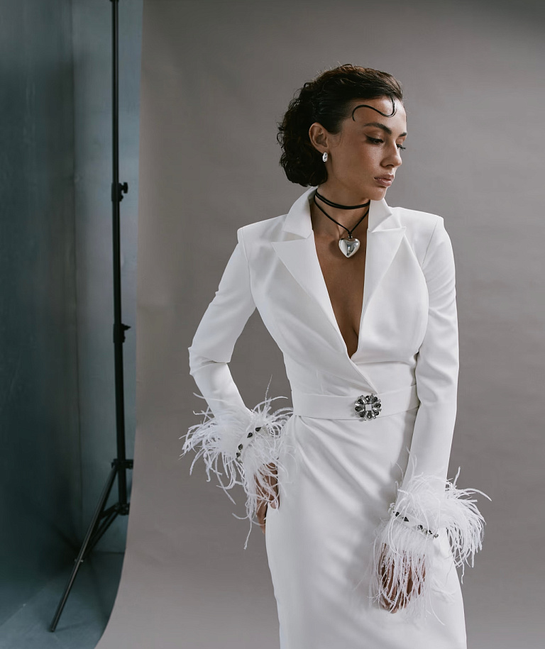 Свадебное платье карандаш длины миди