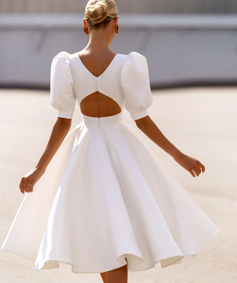 Свадебное платье миди с объемными рукавами