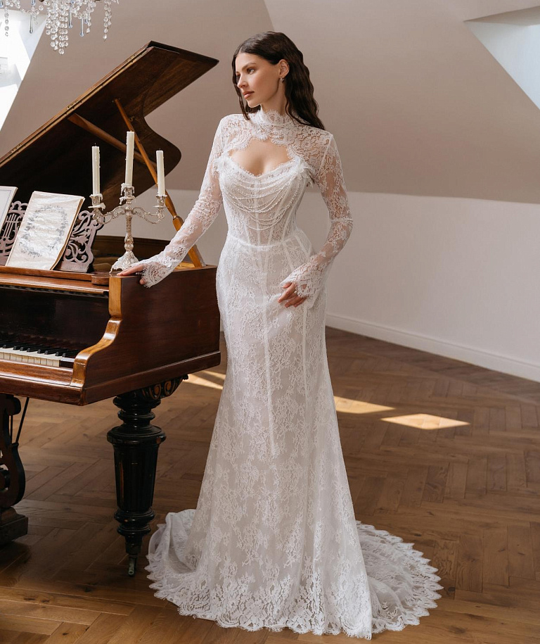 Кружевное свадебное платье со съемным болеро