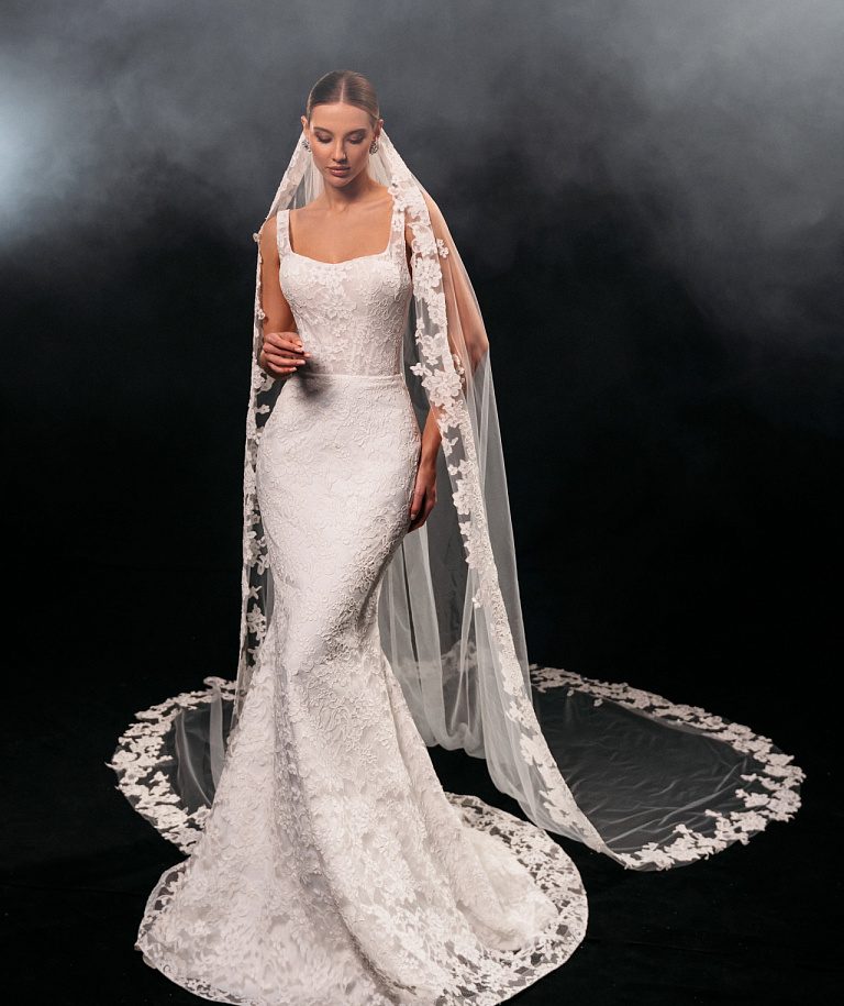 Длинная кружевная свадебная фата Monica