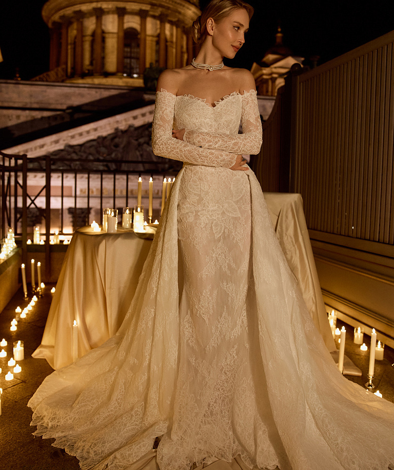 Кружевное платье-русалка со съемным шлейфон и длинными рукавами