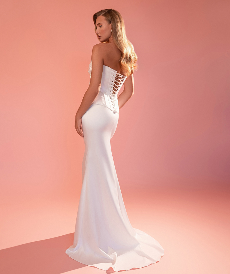 Стильный свадебный комплект с бусами