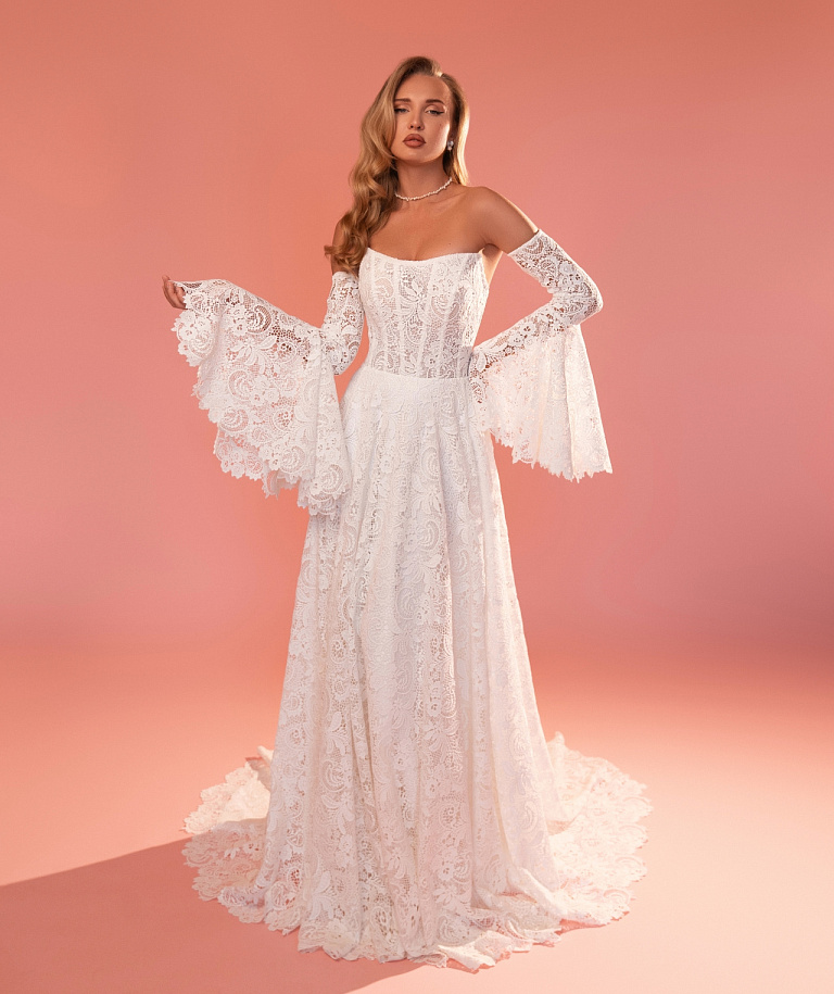 Кружевное свадебное платье со рукавами-клешь