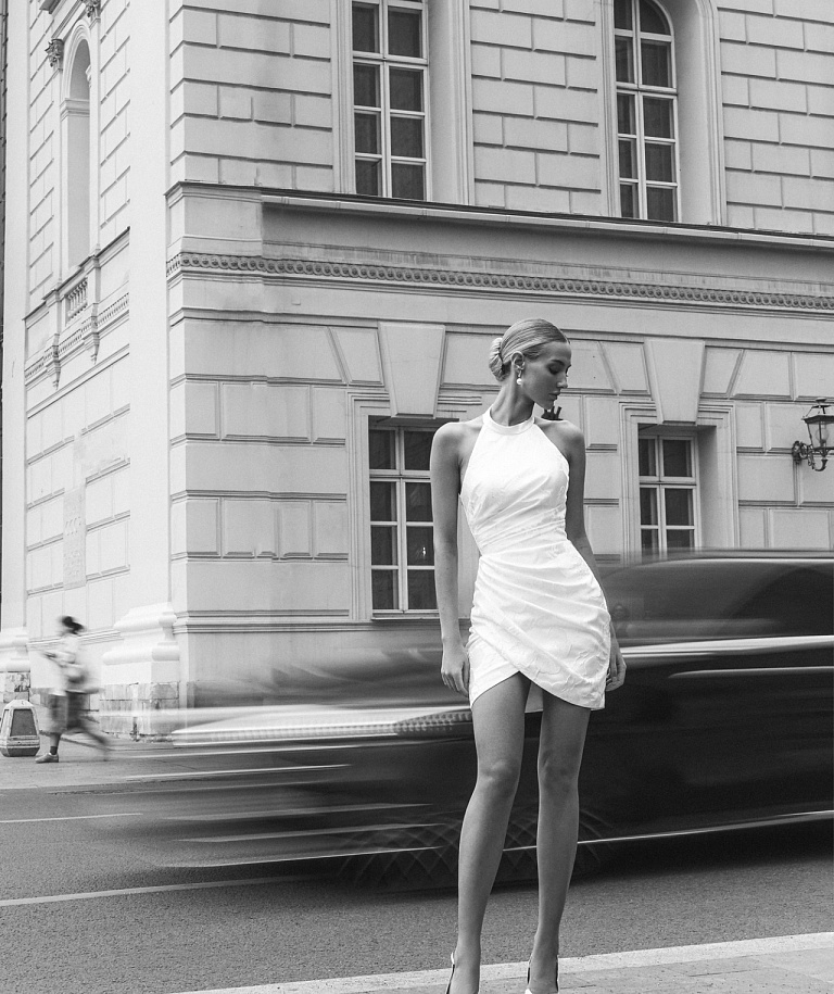 Мини свадебное платье с американской проймой