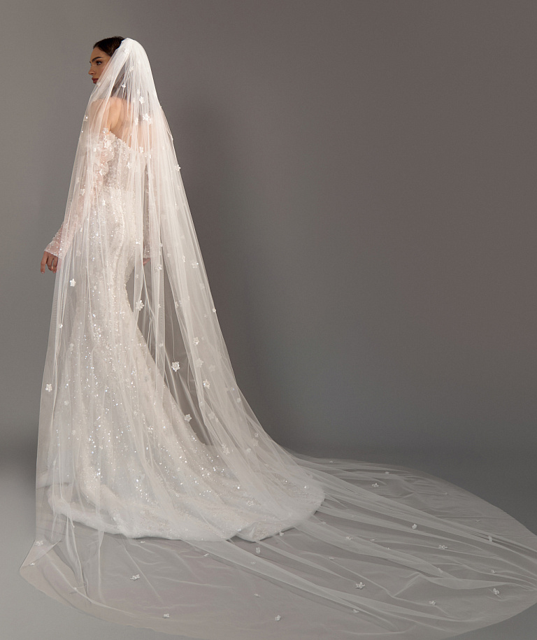 Роскошное свадебное платье рыбка в цветочном кружеве