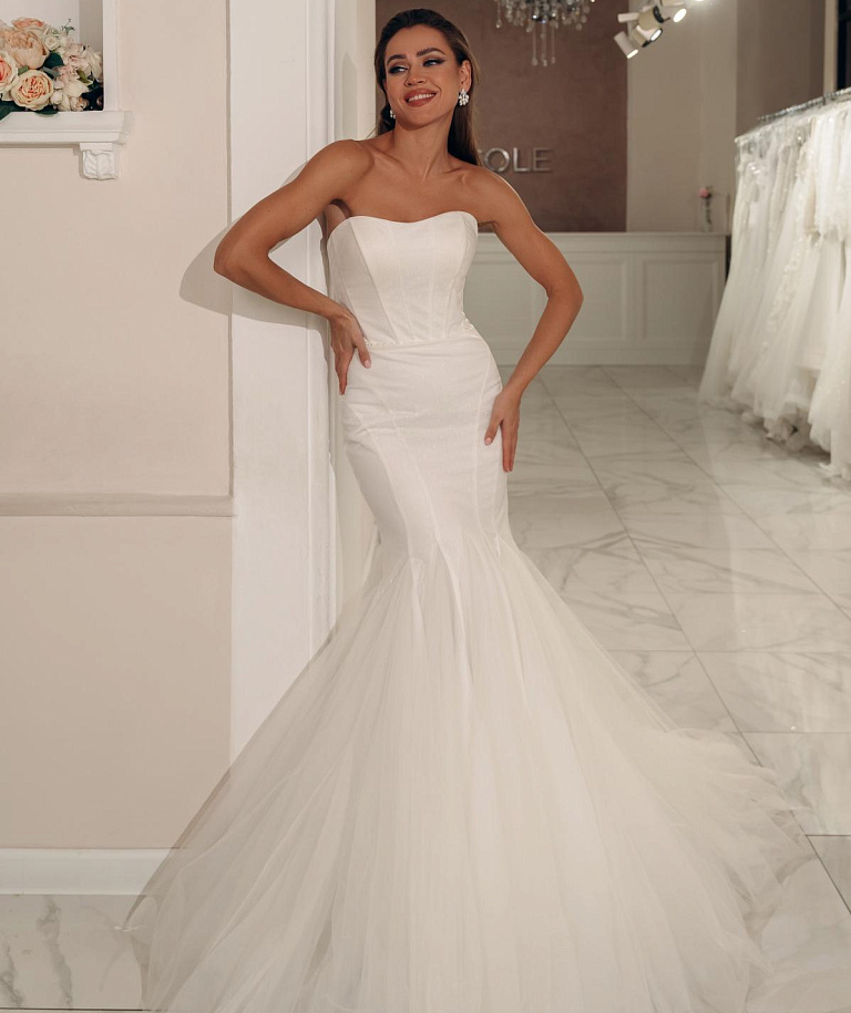 Лаконичное свадебное платье русалка