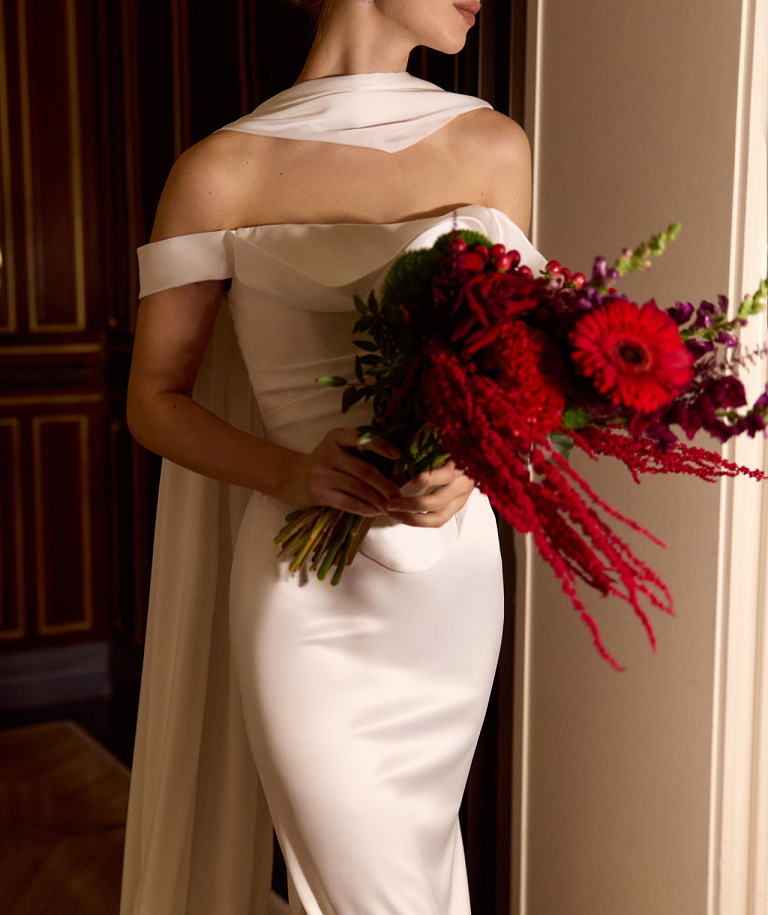 Стильный лаконичный свадебный комплект