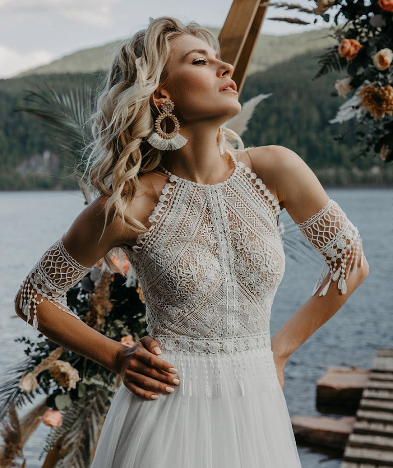 Нежное свадебное платье с кружевным верхом