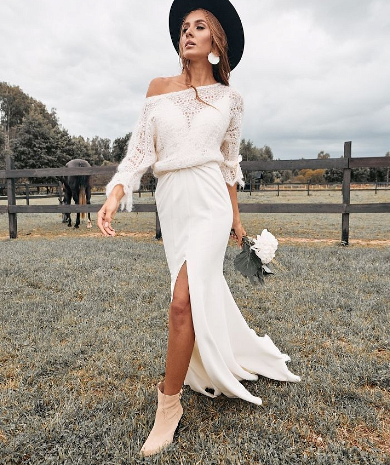 Шерстяной свитер тонкой вязки