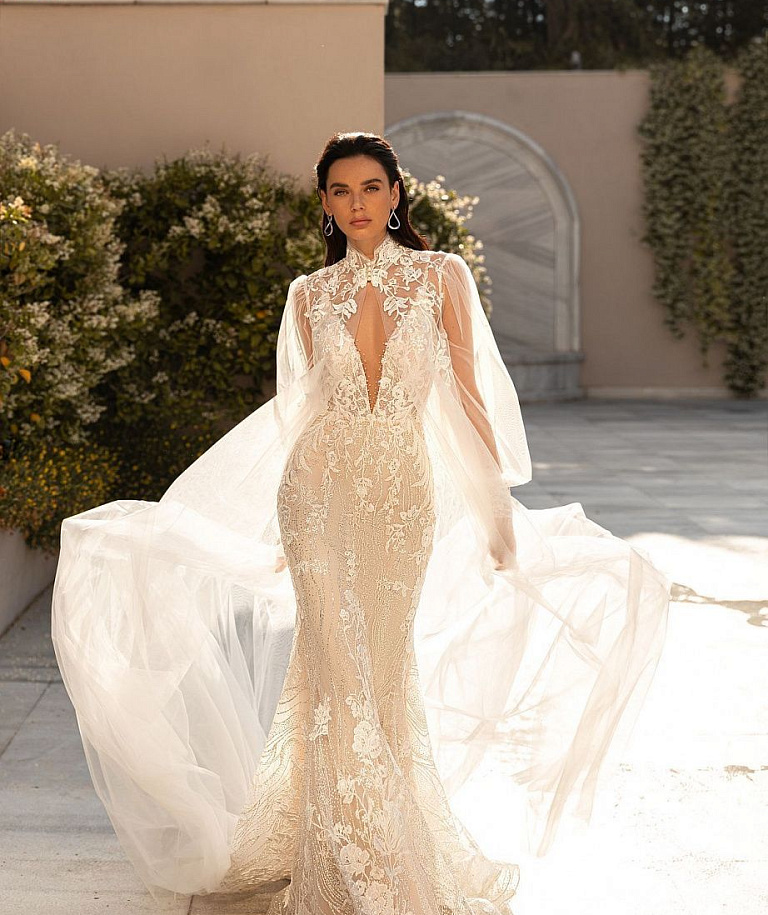 Роскошный свадебный кейп