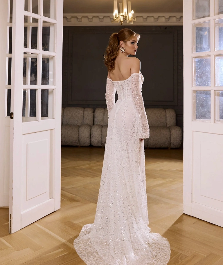 Свадебное платье блестящего кружева с длинным рукавом и эффектным разрезом