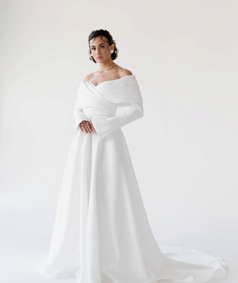 Классическое  свадебное палетье А- силуэта из микадо