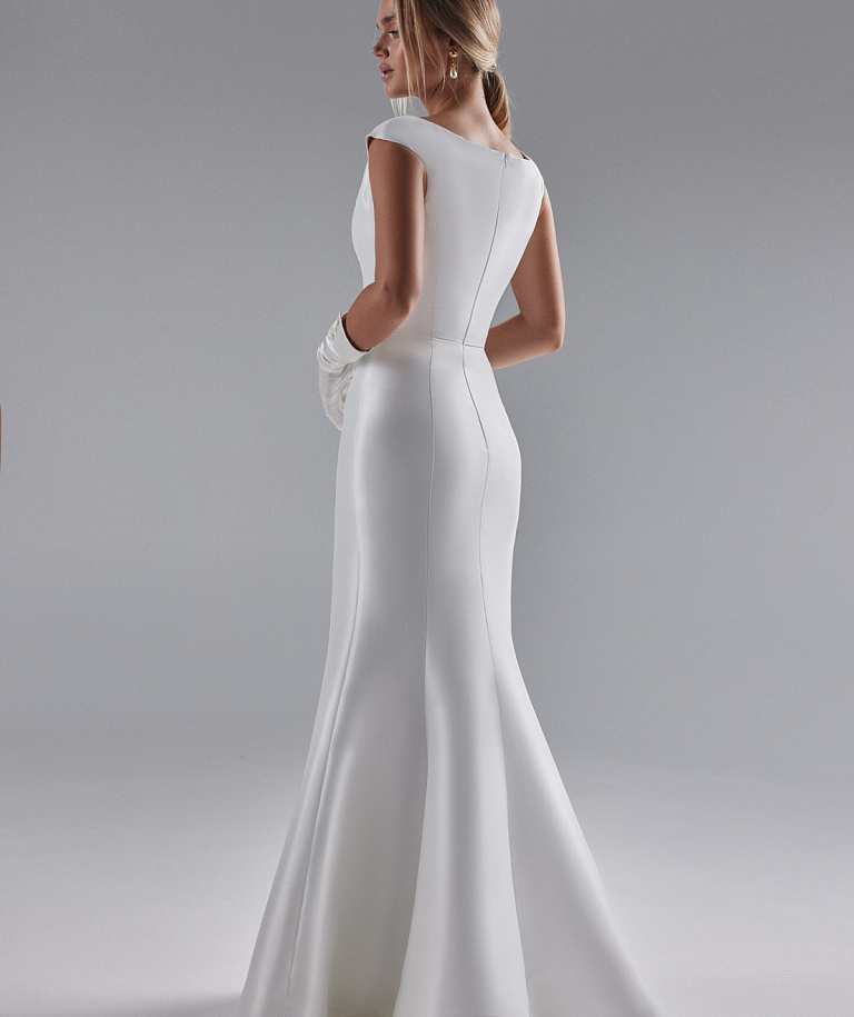 Лакончиное свадебное платье из благородного стрейч-микадо