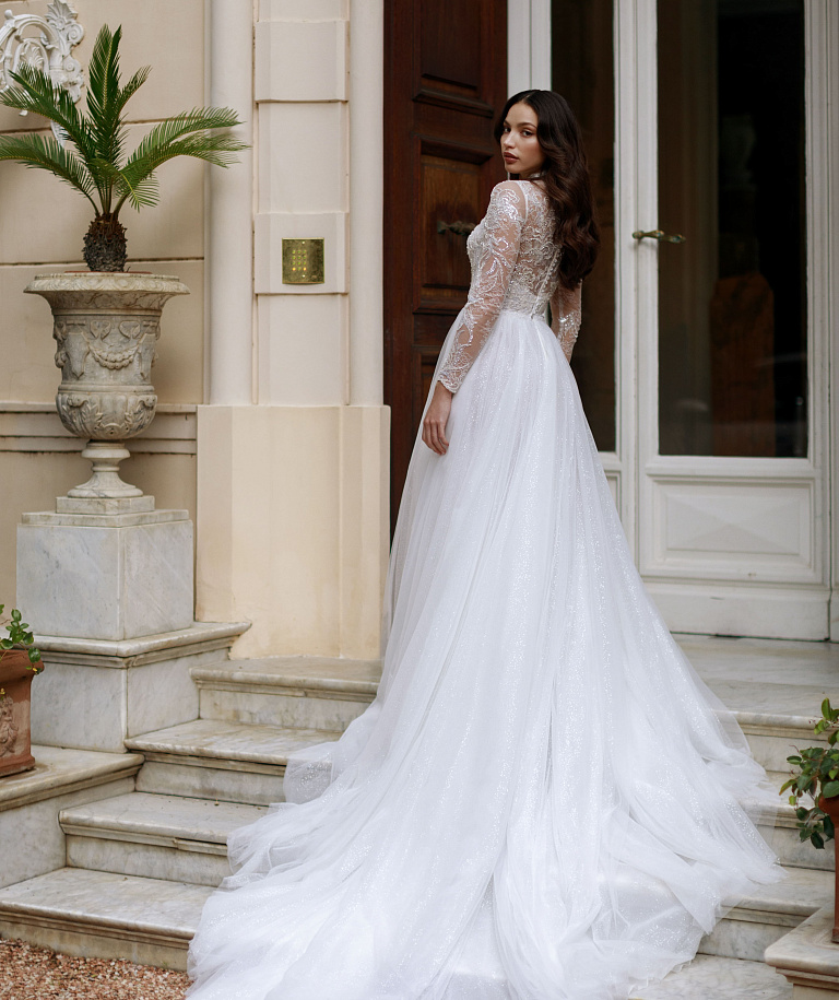 Закрытое свадебное платье с рукавами