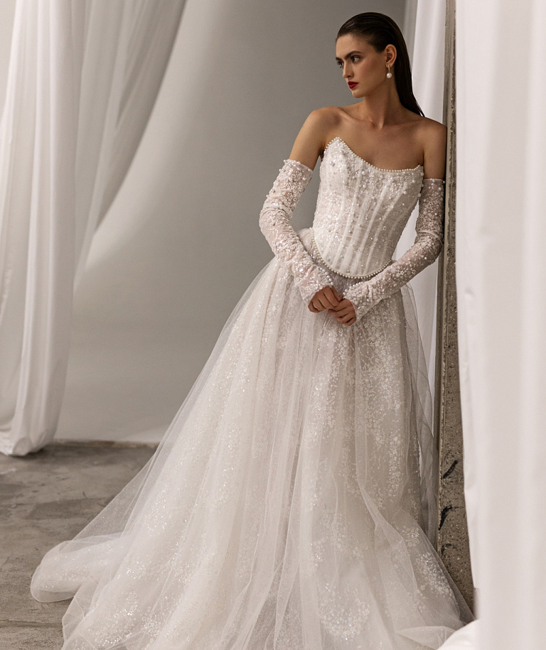 Роскошный расшитый свадебный комплект с корсетом