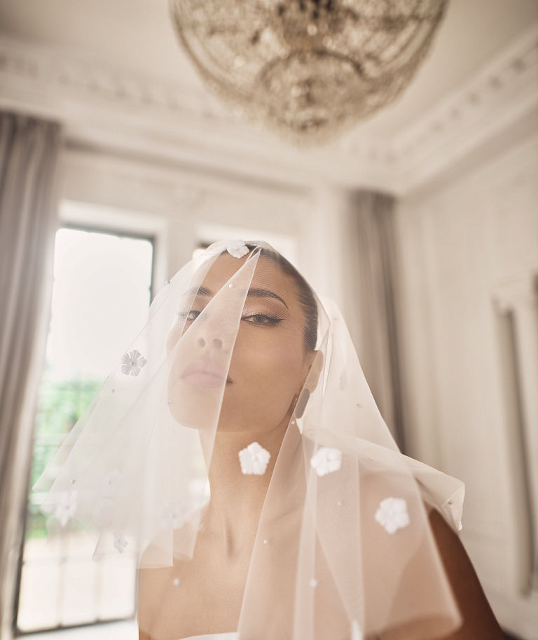 Мини-фата декорированная цветами