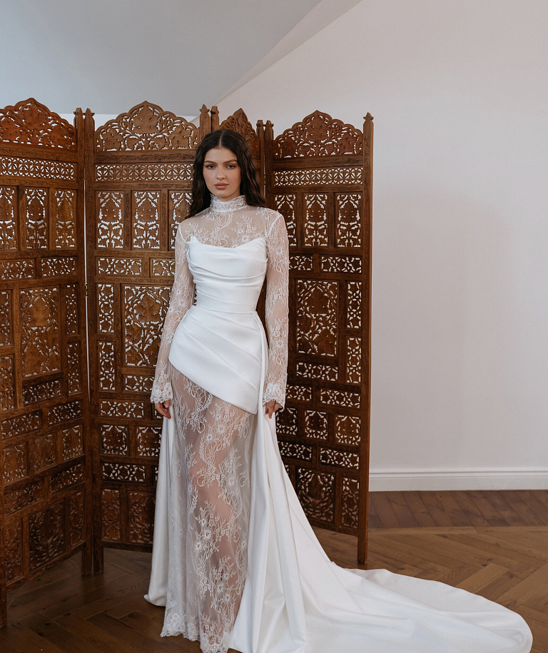 Стильный комплект с кружевным платьем внутри