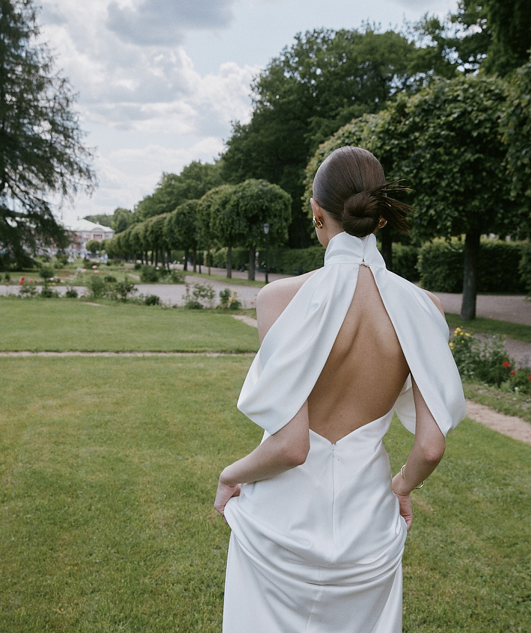 Свадебное платье русалка под горлышко и с открытой спиной