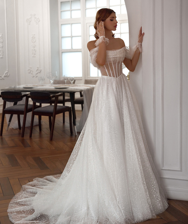 Блестящее свадебное платье с диснеевским корсетом