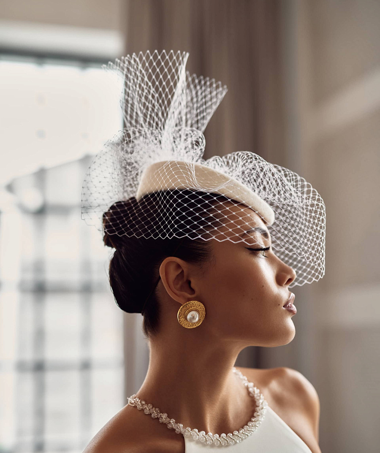 Свадебный комбинезон с американской проймой