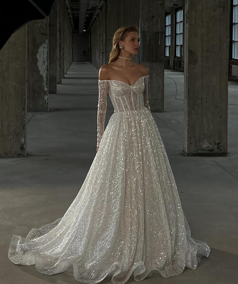 Роскошное мерцающее свадебное платье с рукавами