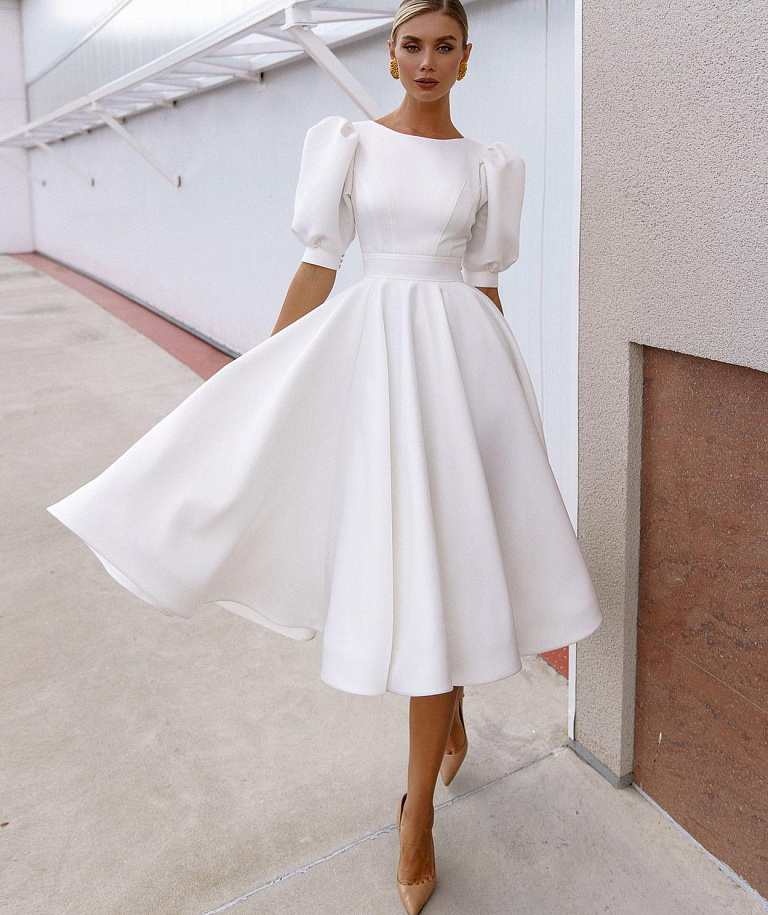 Свадебное платье миди с объемными рукавами