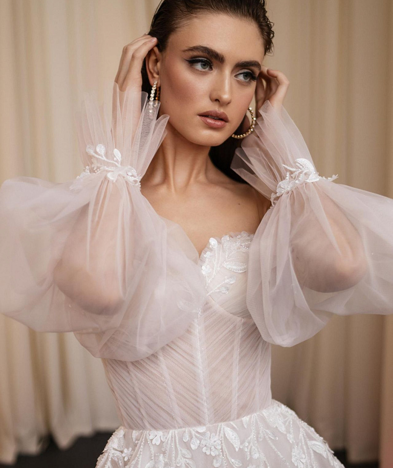 Кружевное свадебное платье в авторском кружеве