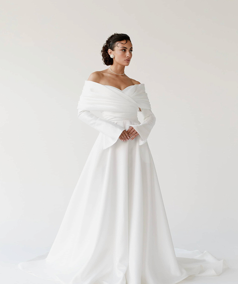 Классическое  свадебное палетье А- силуэта из микадо