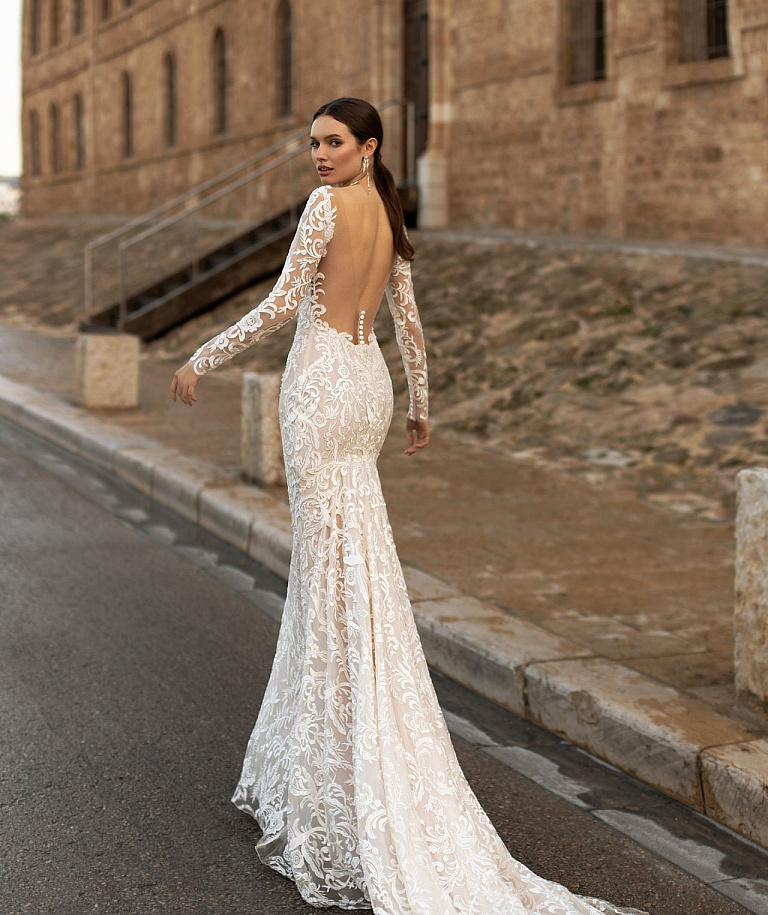 Свадебное платье русалка с рукавами и открытой спиной