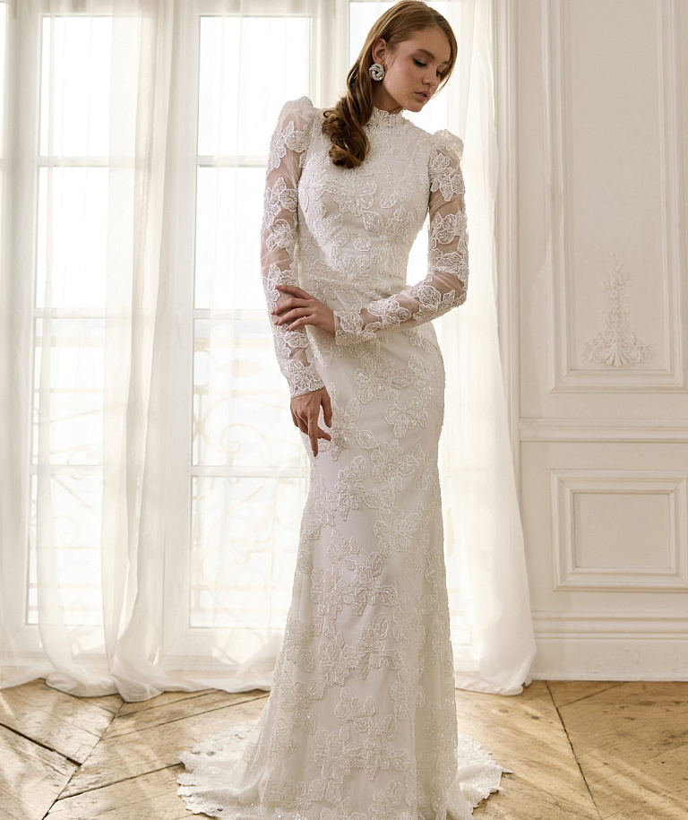 Закрытое кружевное свадебное платье рыбка