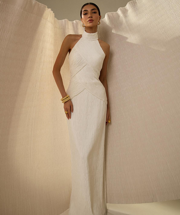 Стильное свадебное платье с американской проймой