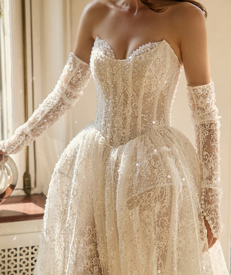 Свадебное платье с пышной юбкой в стиле Рококо