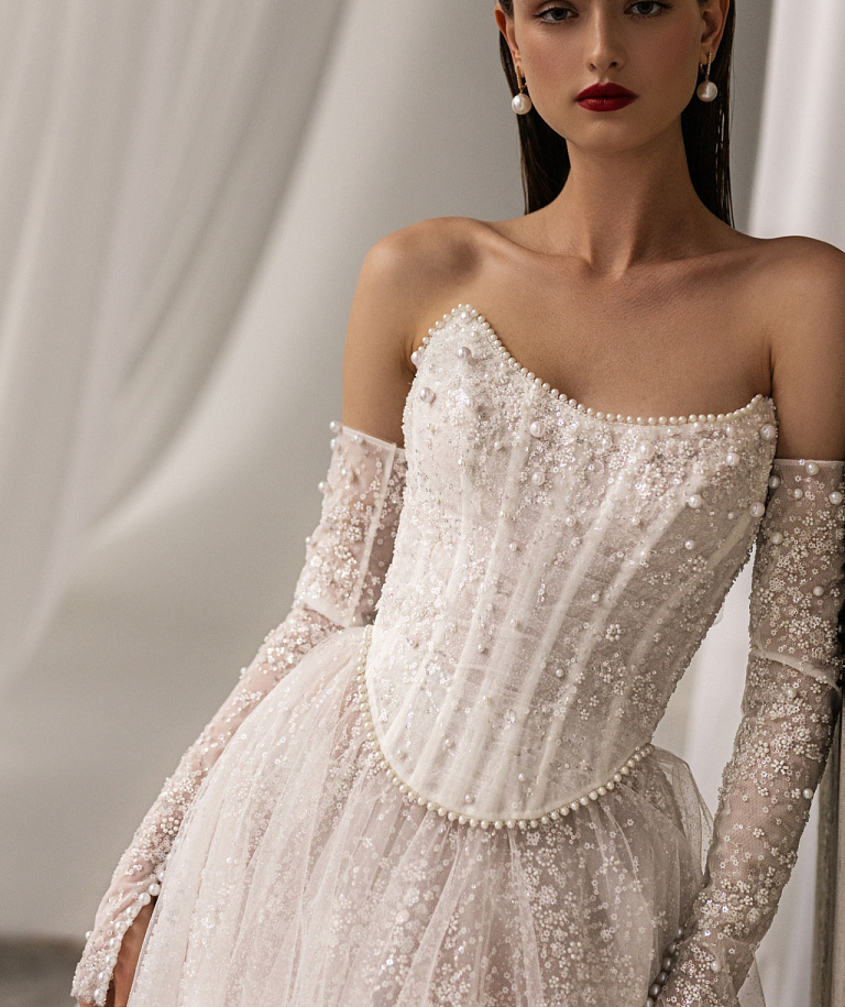 Роскошный расшитый свадебный комплект с корсетом