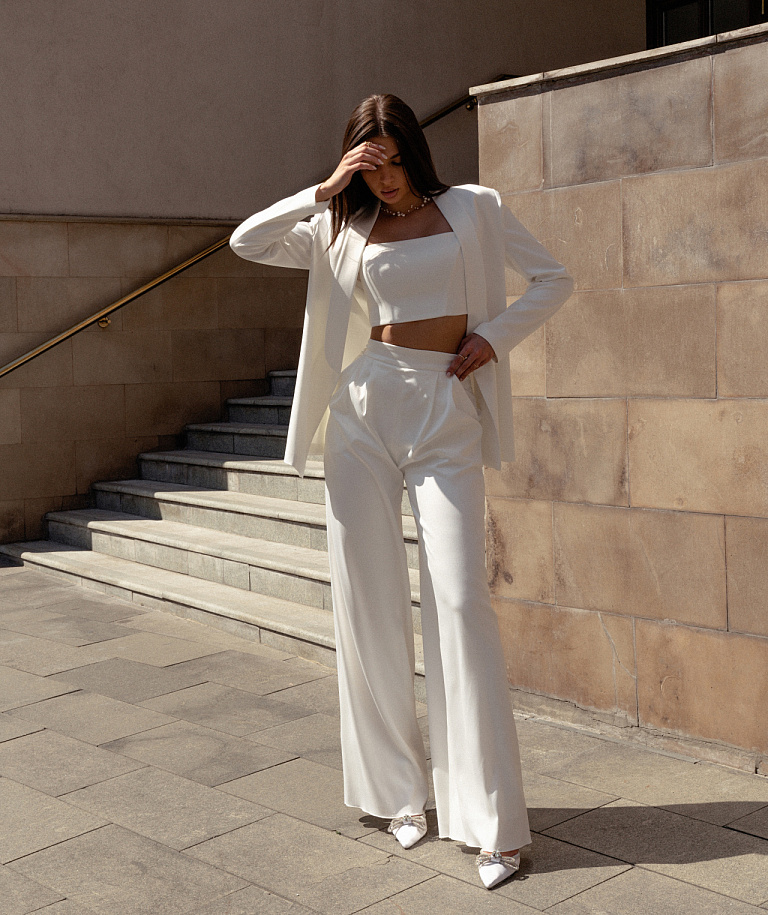 Брючный свадебный костюм тройка для невесты