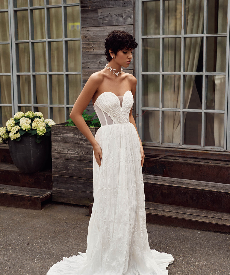 Свадебное платье из тафты с эффектом гофре