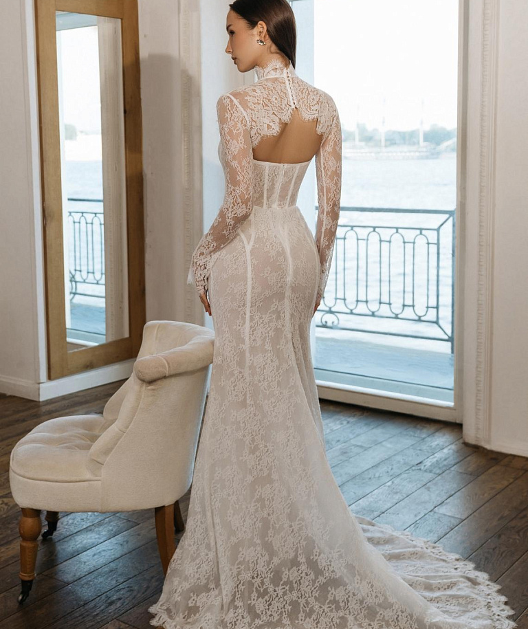 Кружевное свадебное платье со съемным болеро